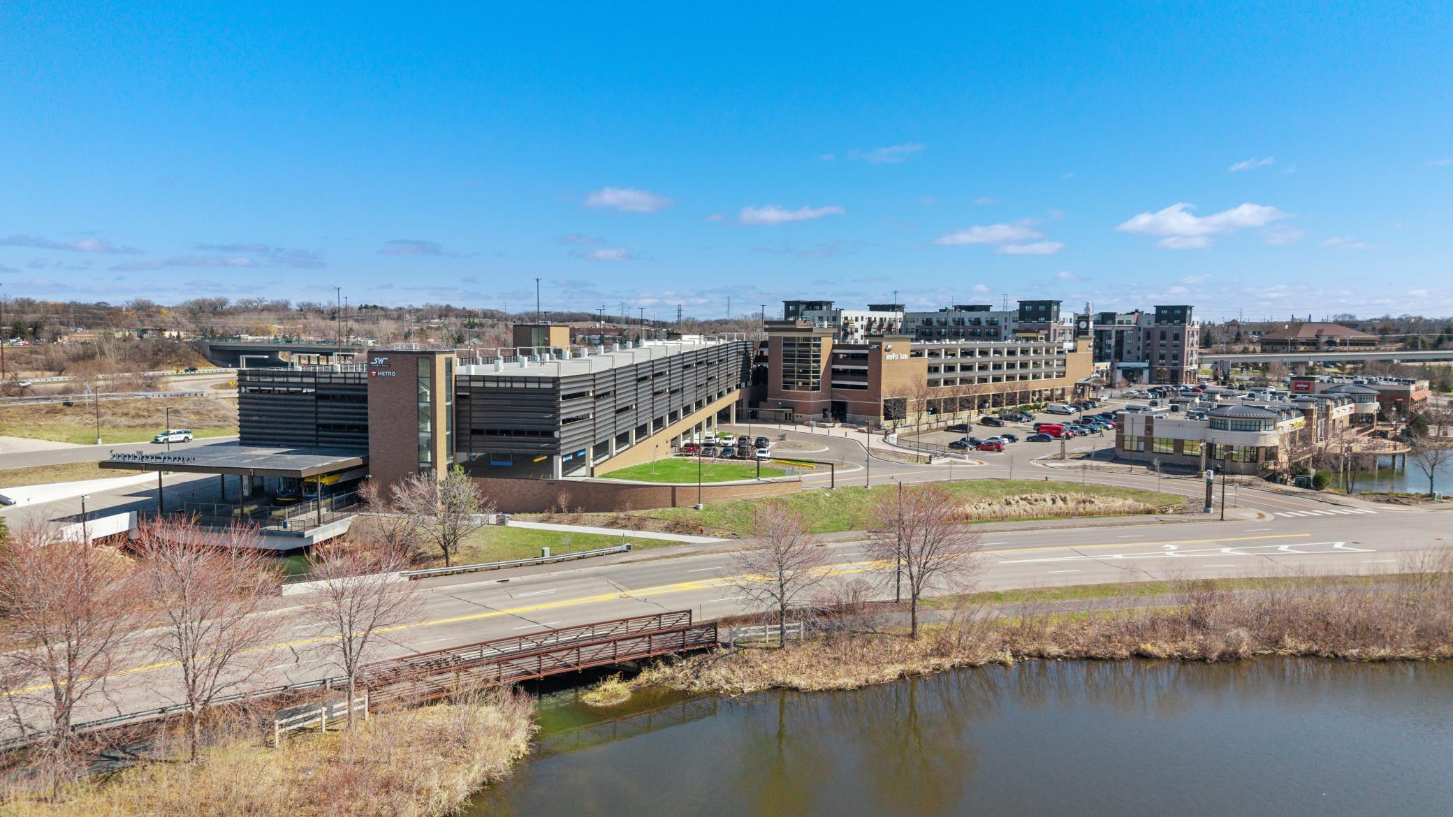 Walking distance to Southwest Transit and restaurants.