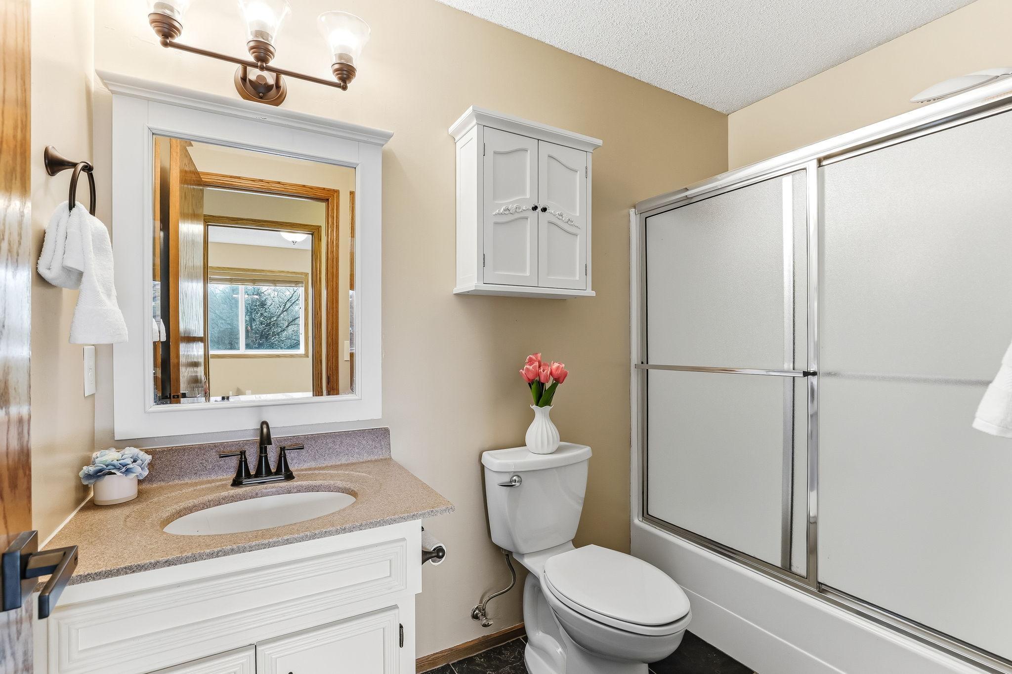 Upper Level Full Bathroom