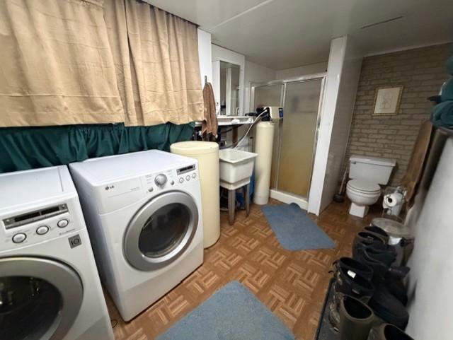 Laundry/Bathroom
