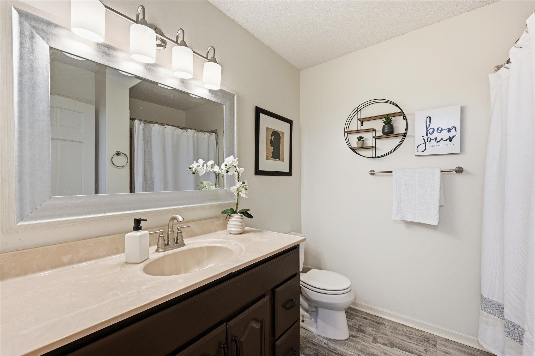 Lower level 3/4 bath.