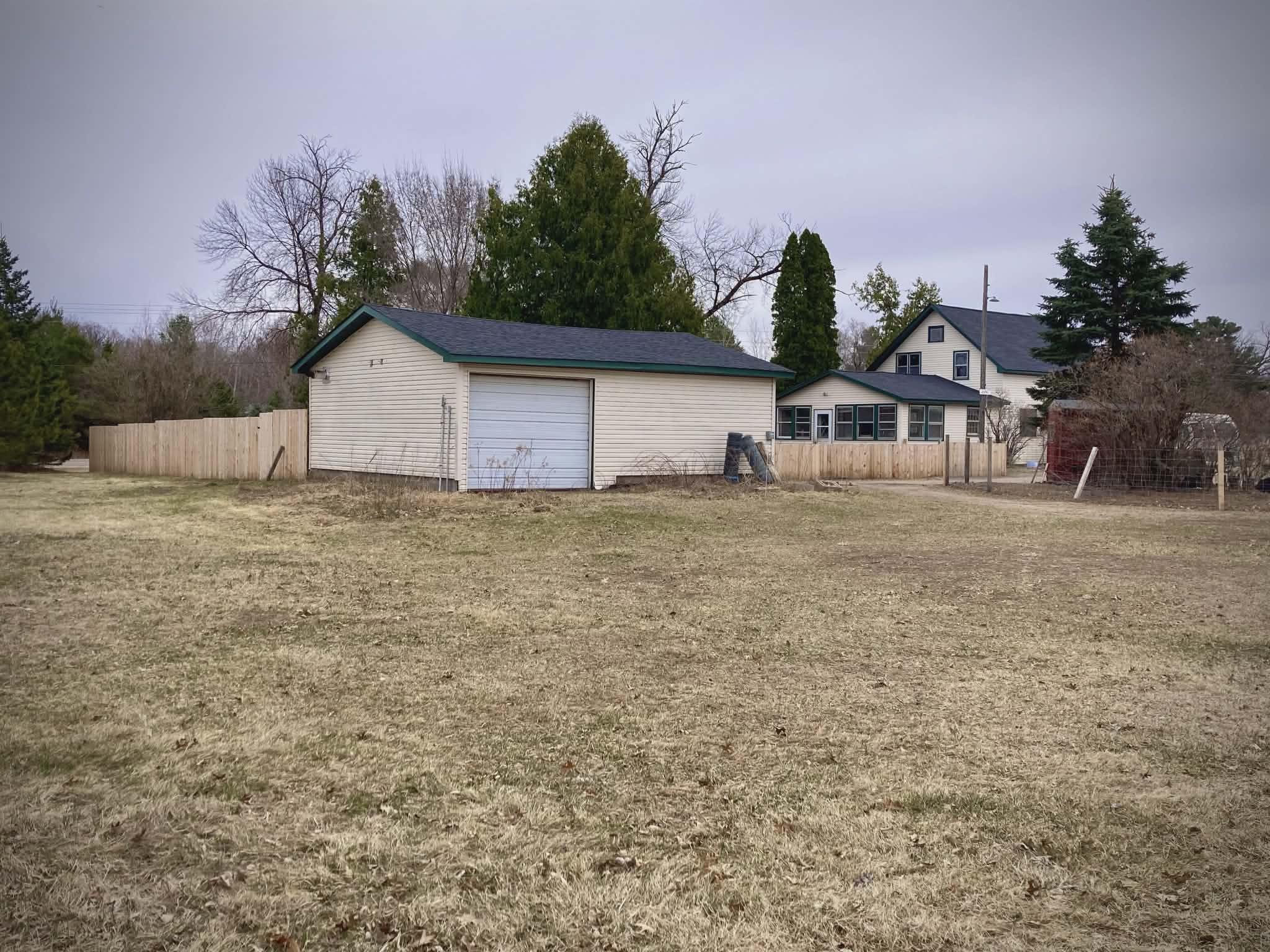 Oversized detached garage ~ Photo kindly provided by the seller.
