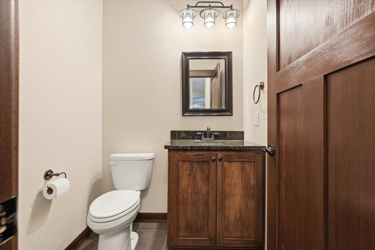 23-Powder Room- Main level, off kitchen.jpg