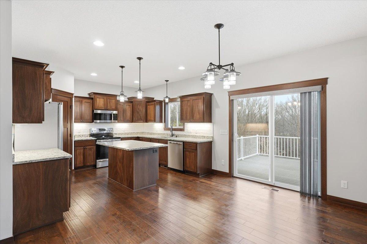 12-Kitchen & Dining.jpg