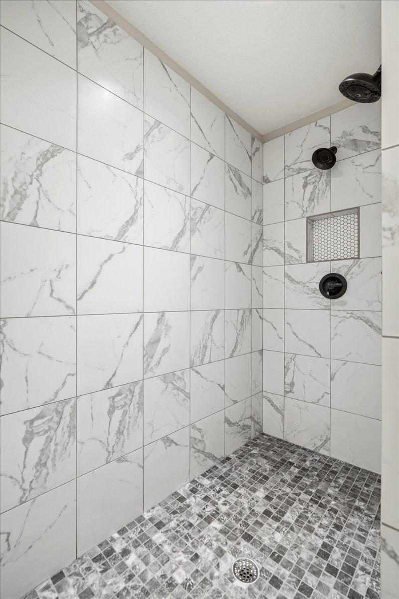 26-Bathroom- Master Shower .jpg