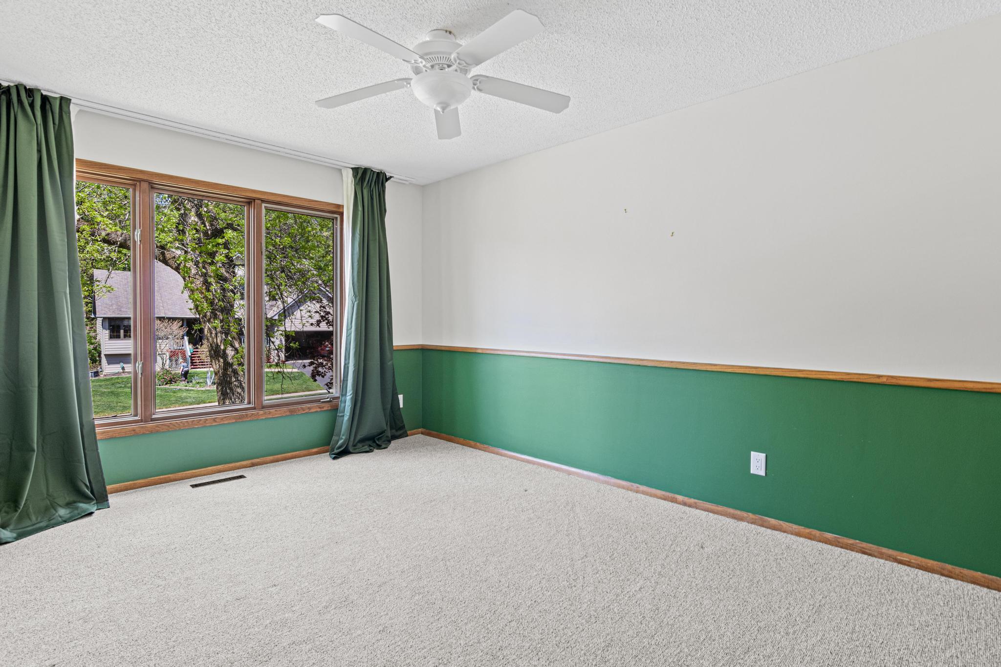 2nd bedroom on the upper floor