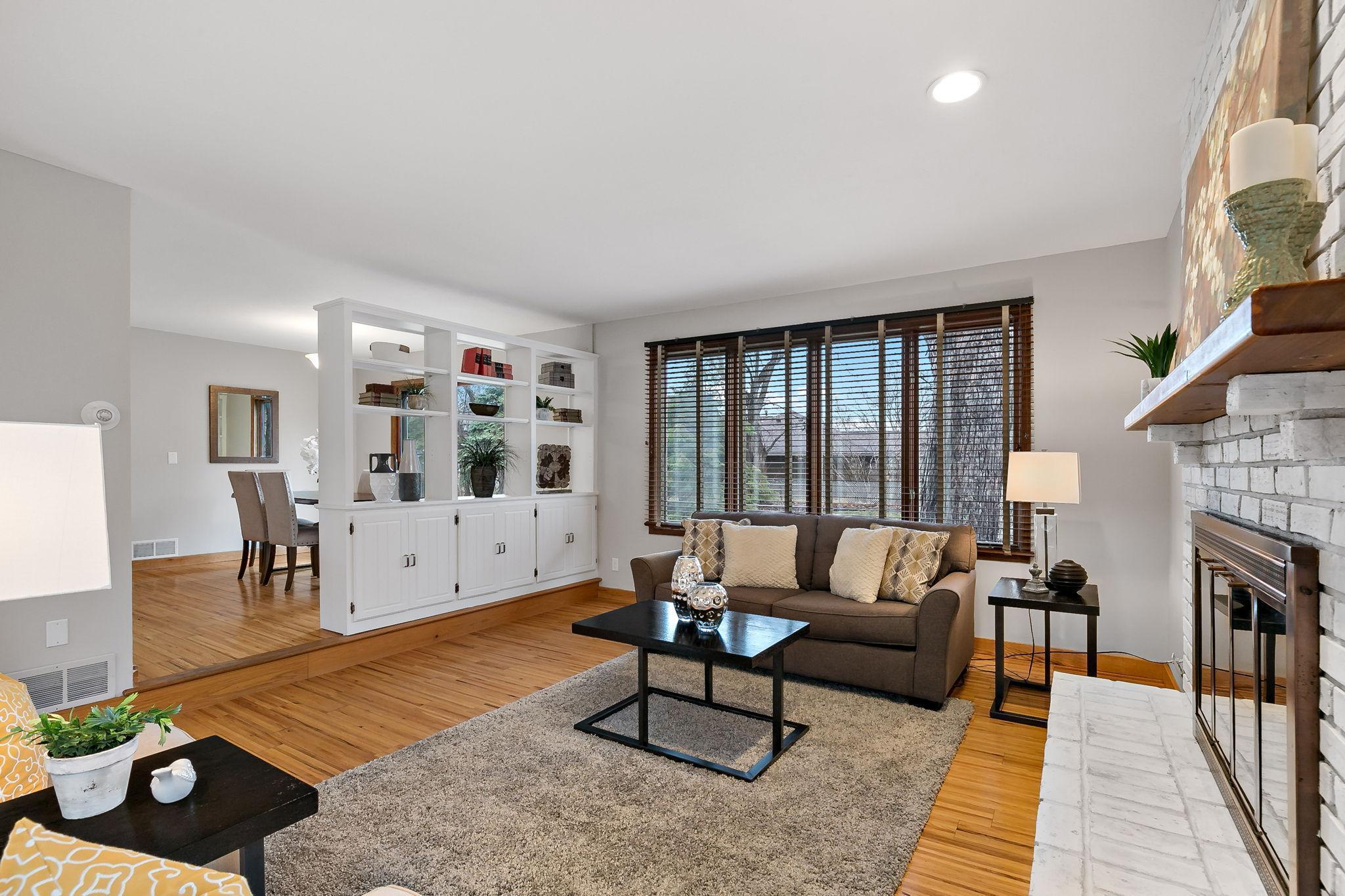 Ideal for Everyday Living & Easy Entertaining