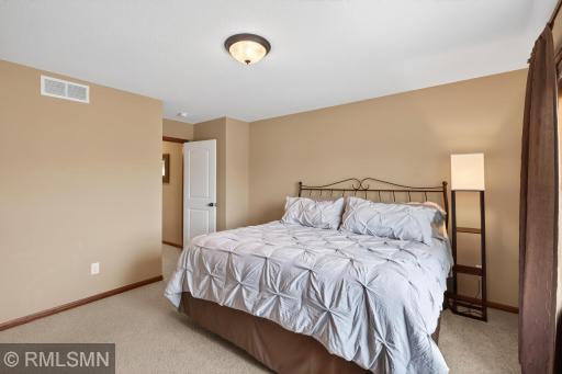 10406 Florida Avenue N, Minneapolis, MN 55445