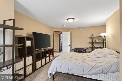 10406 Florida Avenue N, Minneapolis, MN 55445