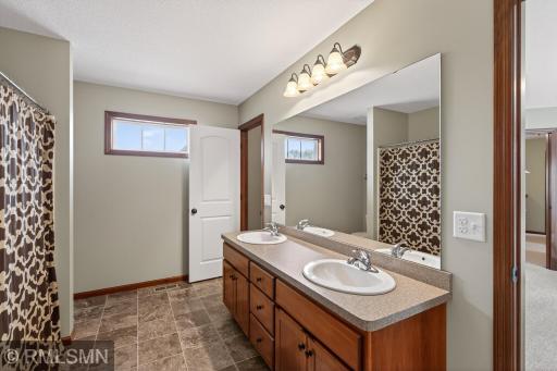 10406 Florida Avenue N, Minneapolis, MN 55445