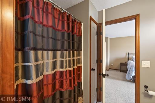 10406 Florida Avenue N, Minneapolis, MN 55445