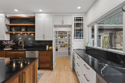 5010 Nob Hill Drive, Edina, MN 55439