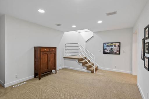5010 Nob Hill Drive, Edina, MN 55439