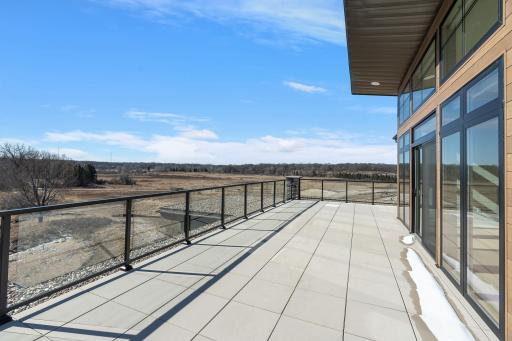 1 Hill Farm Road, 306, North Oaks, MN 55127