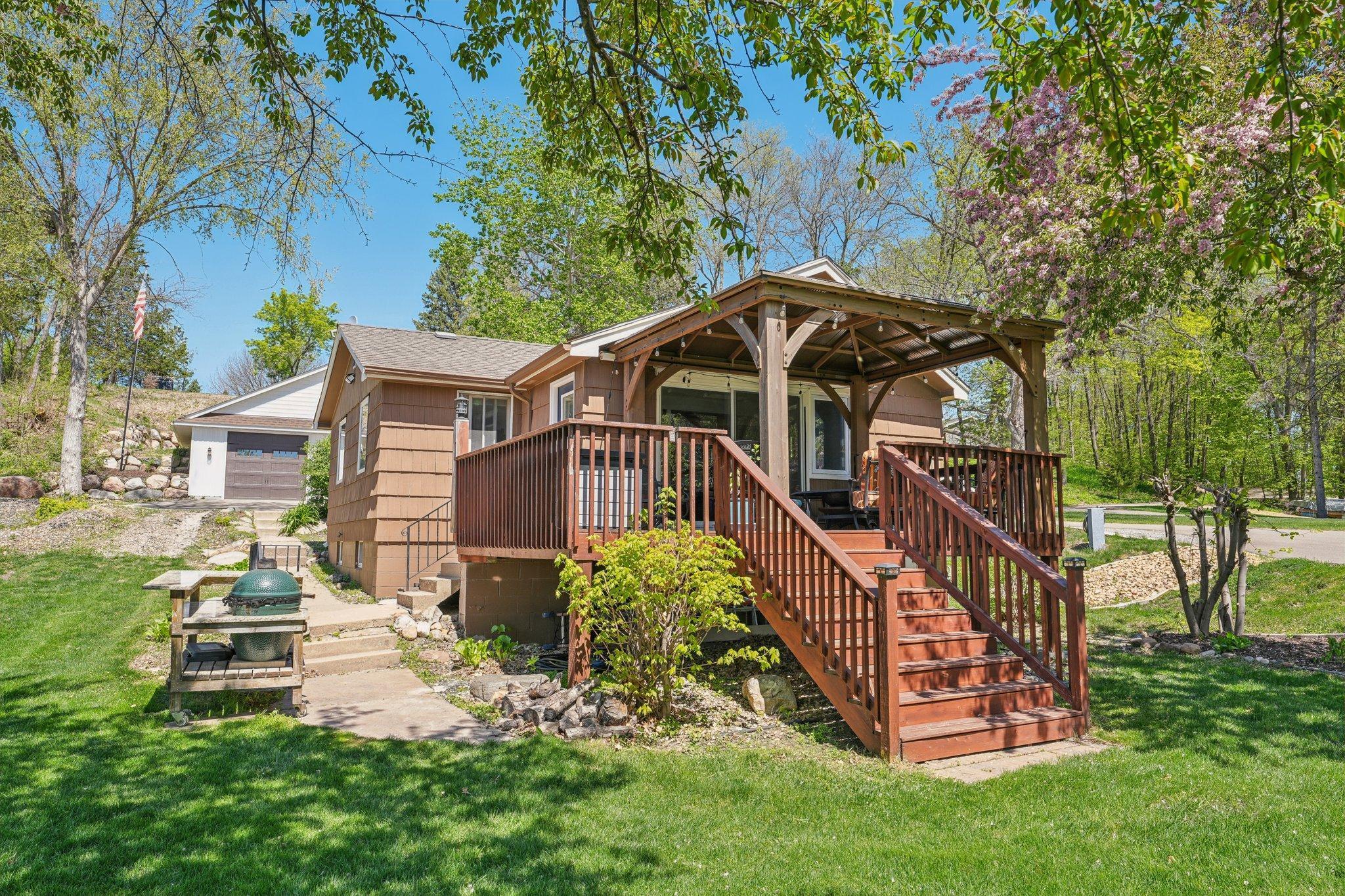 Ideal blend of cozy lake living and functional design