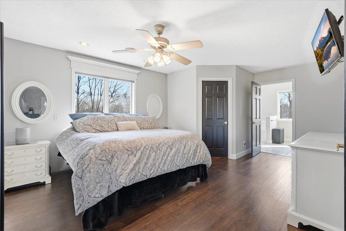 19-Primary Bedroom.jpg