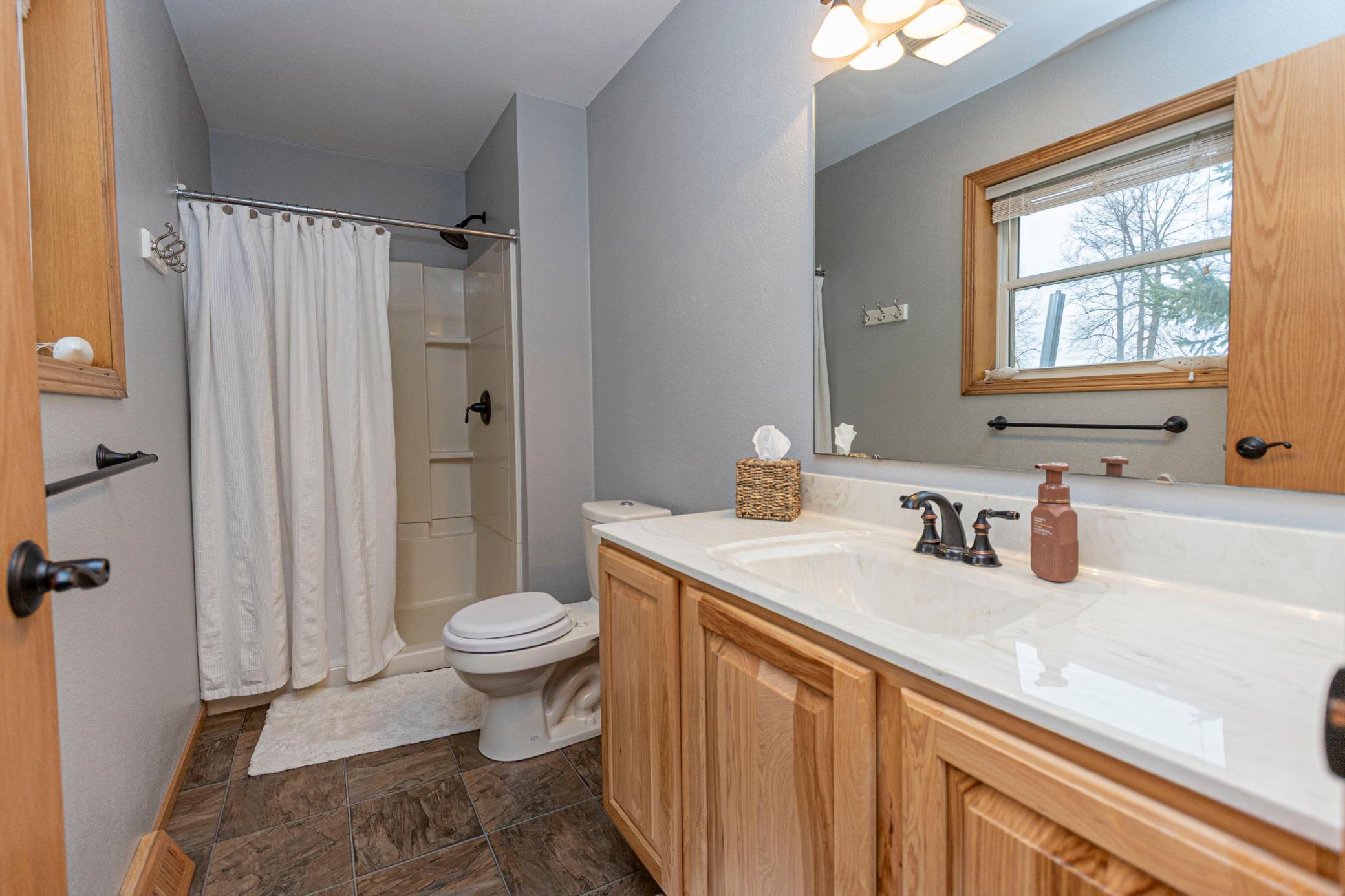 Full En-Suite Bathroom