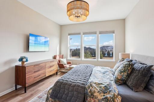 Tons of natural light pouring into the room.