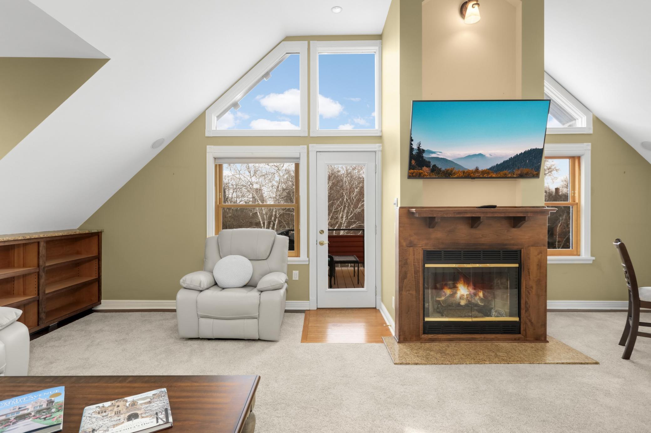 Bright and sunny - newer Anderson windows