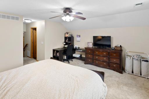 2102 Whitetail Run, Buffalo, MN 55313