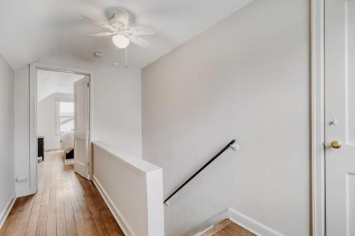 3105 Mondamin St - Web Quality - 014 - 06 Foyer.jpg