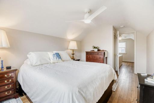 3105 Mondamin St - Web Quality - 025 - 17 Primary Bedroom.jpg