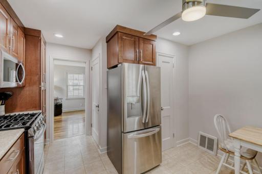 3105 Mondamin St - Web Quality - 021 - 13 Kitchen.jpg