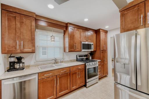 3105 Mondamin St - Web Quality - 020 - 12 Kitchen.jpg