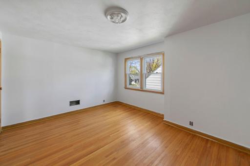 425 9th Avenue S, South Saint Paul, MN 55075