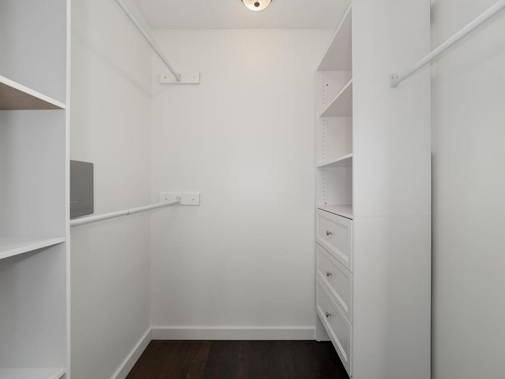 Walk in Closet