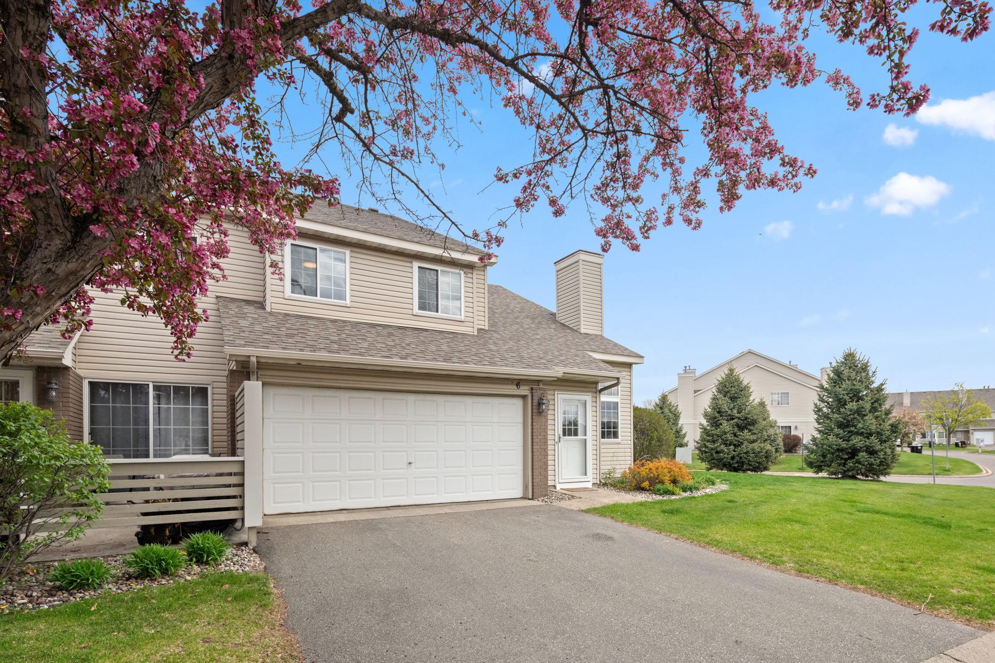 1-web-or-mls-13154-meadowood-curve-nw-6.jpg