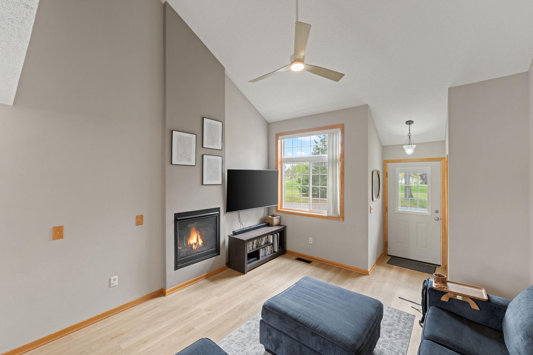 11-web-or-mls-13154-meadowood-curve-nw-6.jpg