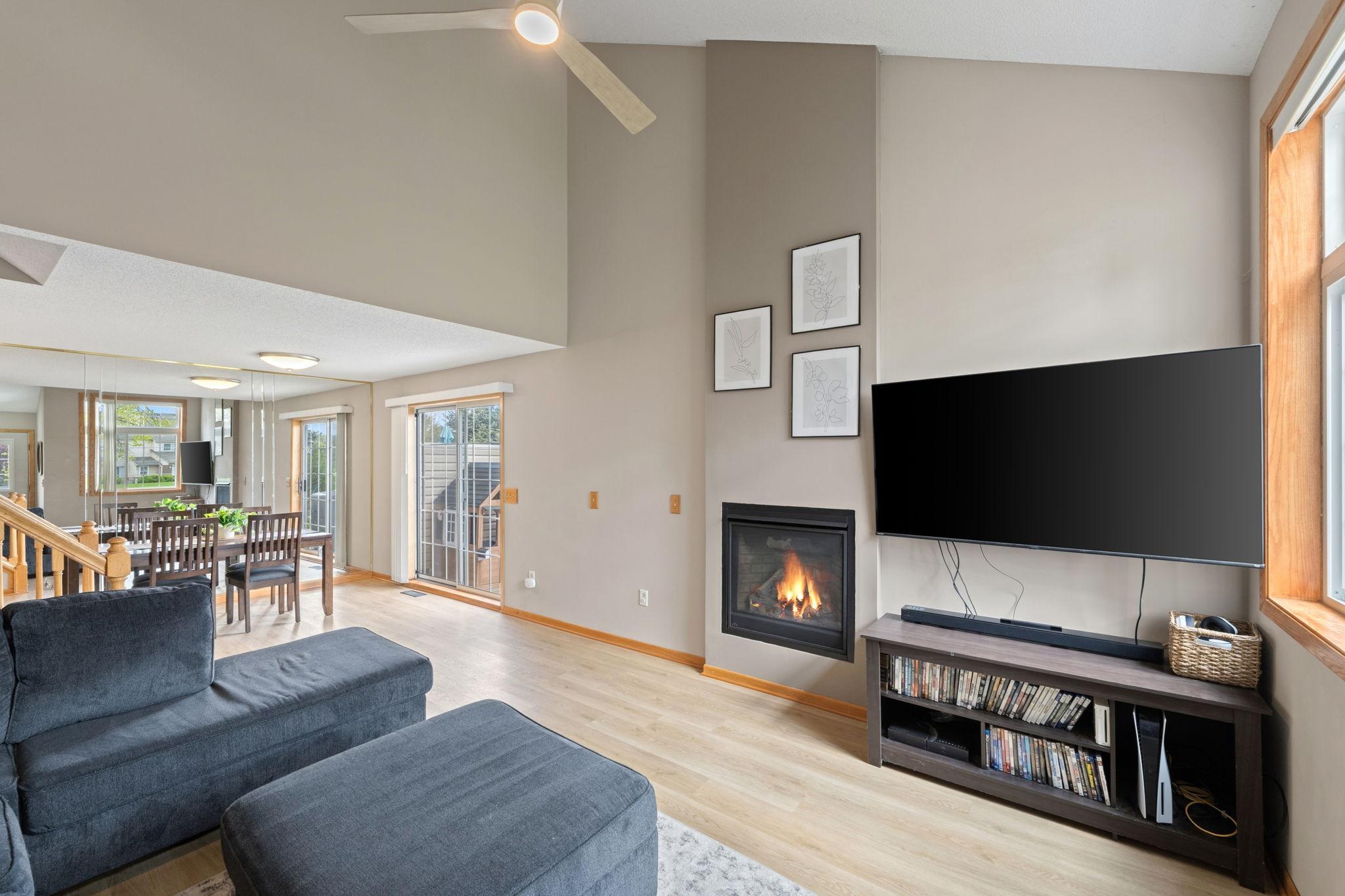 3-web-or-mls-13154-meadowood-curve-nw-6.jpg