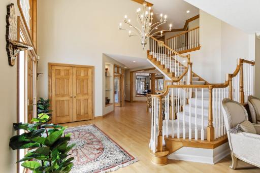 2 Bent Tree Lane, Saint Paul, MN 55127