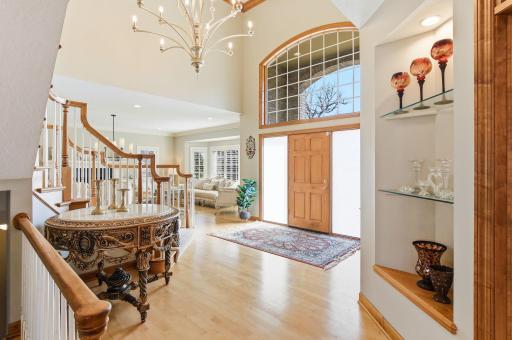 2 Bent Tree Lane, Saint Paul, MN 55127