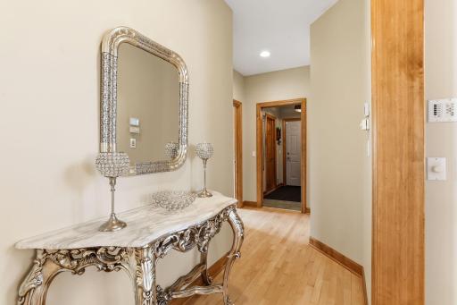 2 Bent Tree Lane, Saint Paul, MN 55127