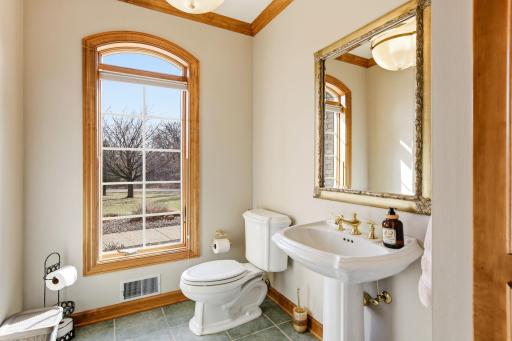 2 Bent Tree Lane, Saint Paul, MN 55127