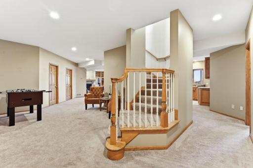 2 Bent Tree Lane, Saint Paul, MN 55127