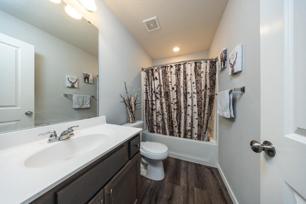 Upper level full bathroom