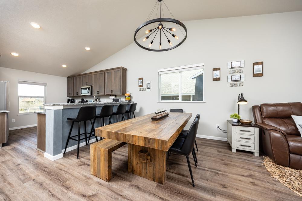 Spacious dining room and breakfast bar