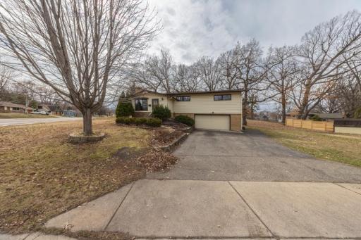 7901 Winsdale Street N, Golden Valley, MN 55427