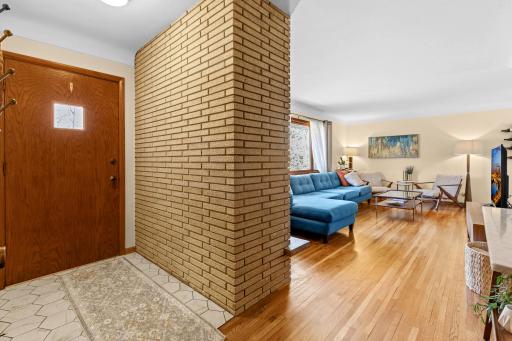 3320 Scott Avenue N, Golden Valley, MN 55422