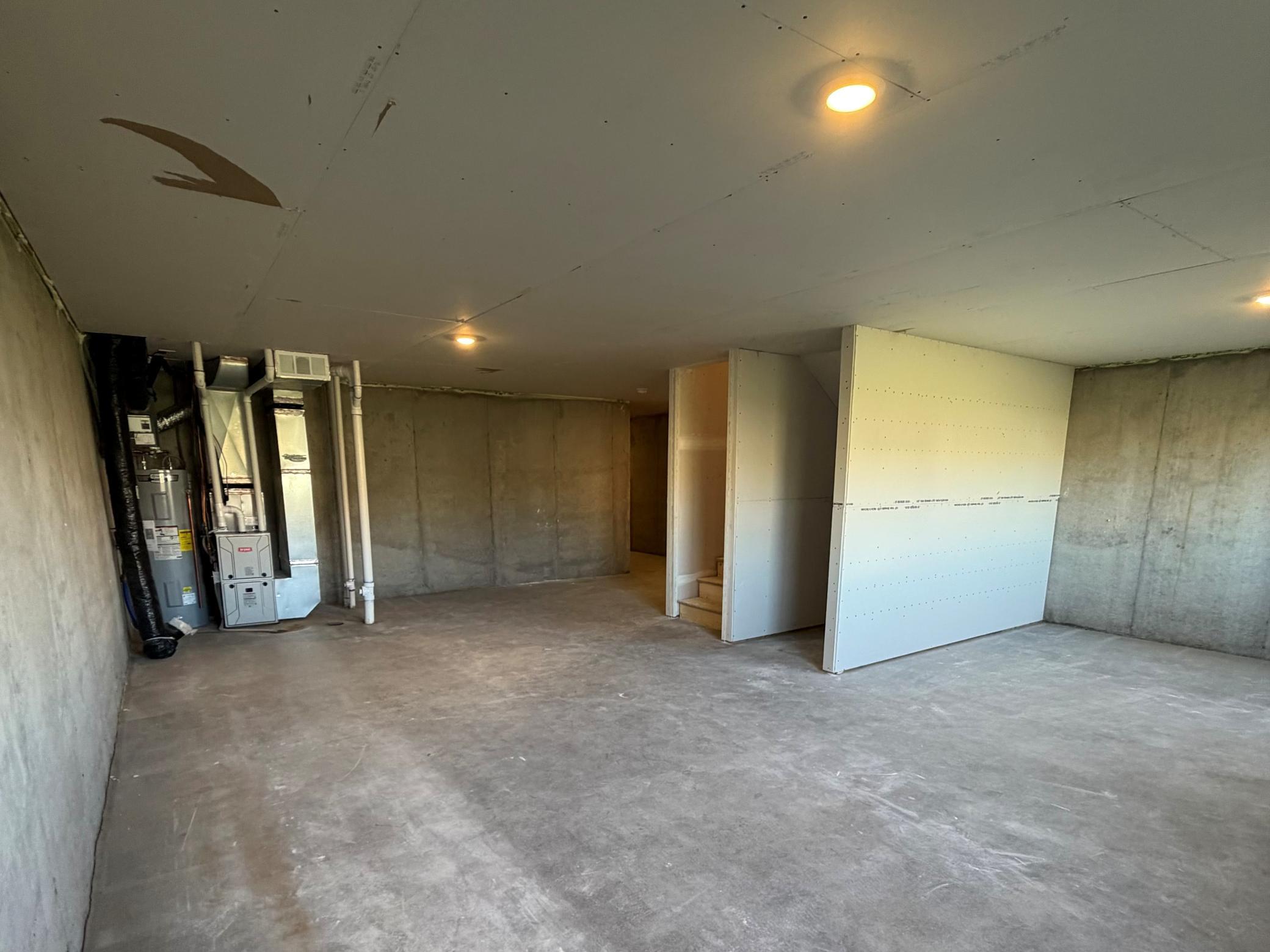 Basement 1.jpg