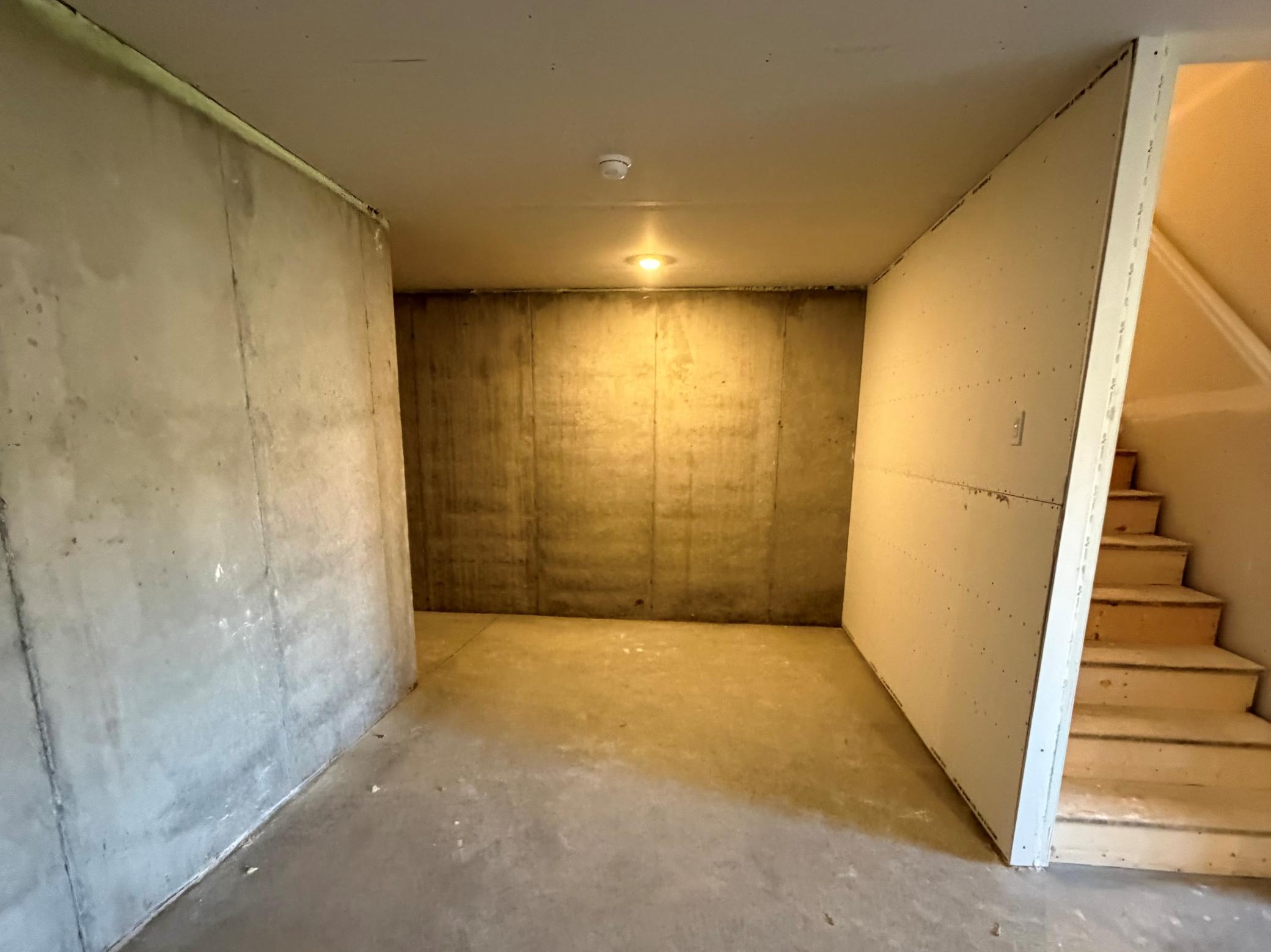 Basement 3.jpg