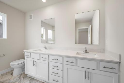 607 Redwood Loop N, Cambridge, MN 55008