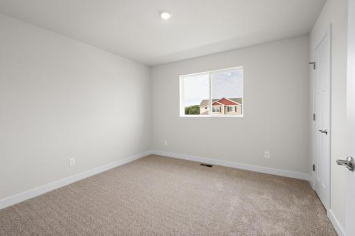 607 Redwood Loop N, Cambridge, MN 55008