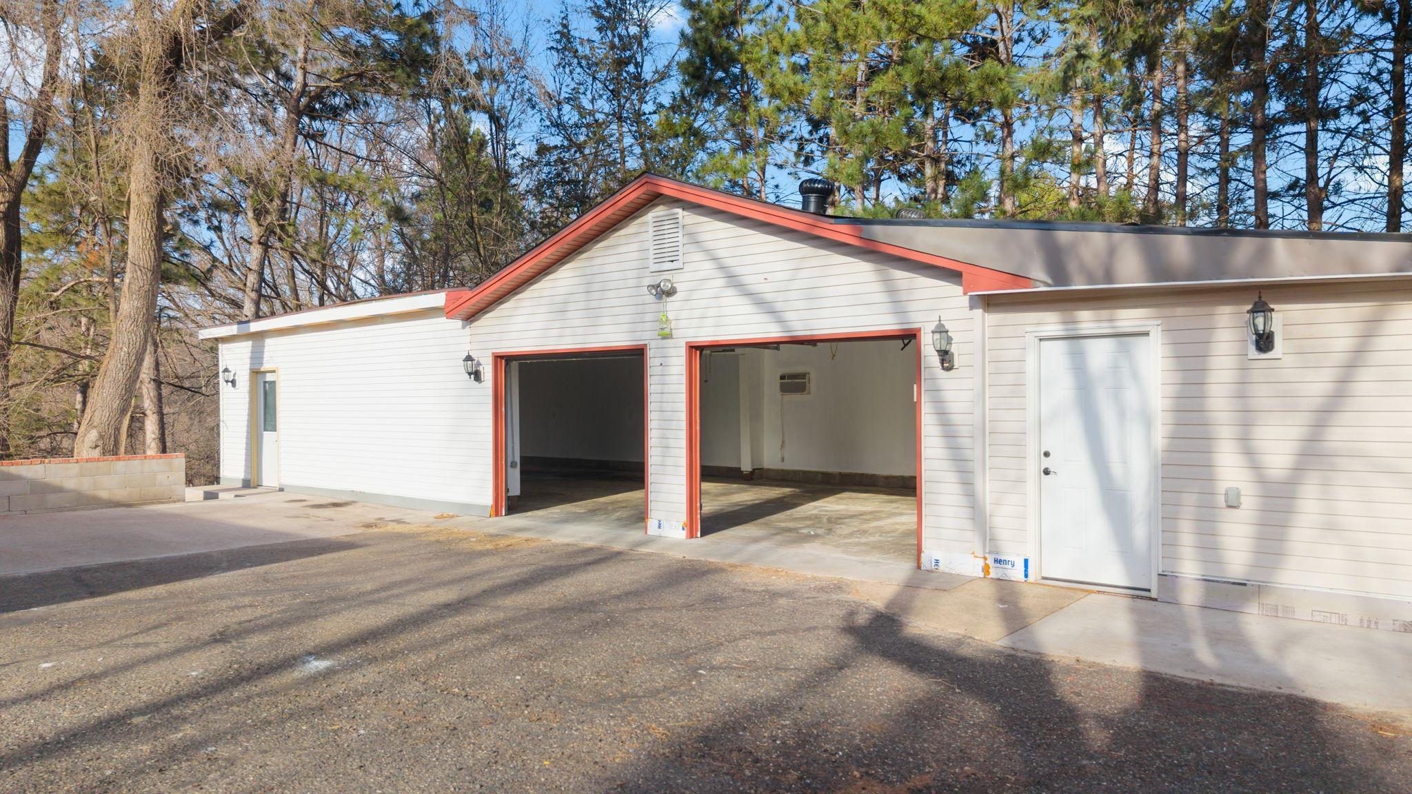 detached garage