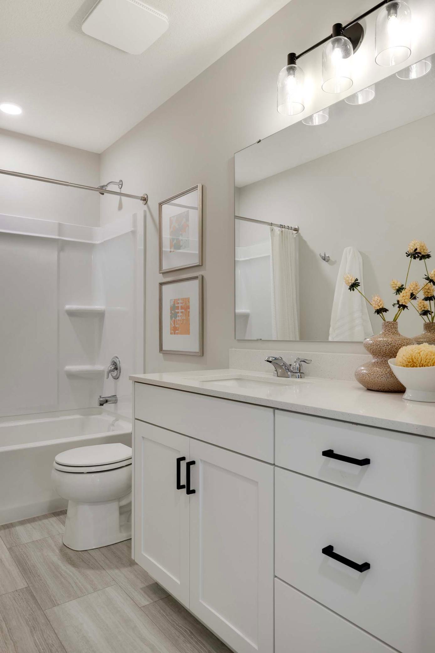 Photo taken from previous model with a similar floorplan. While similar, some options shown in the picture may not be included in this pricing. Please ask for a detailed list of included features for this listing.