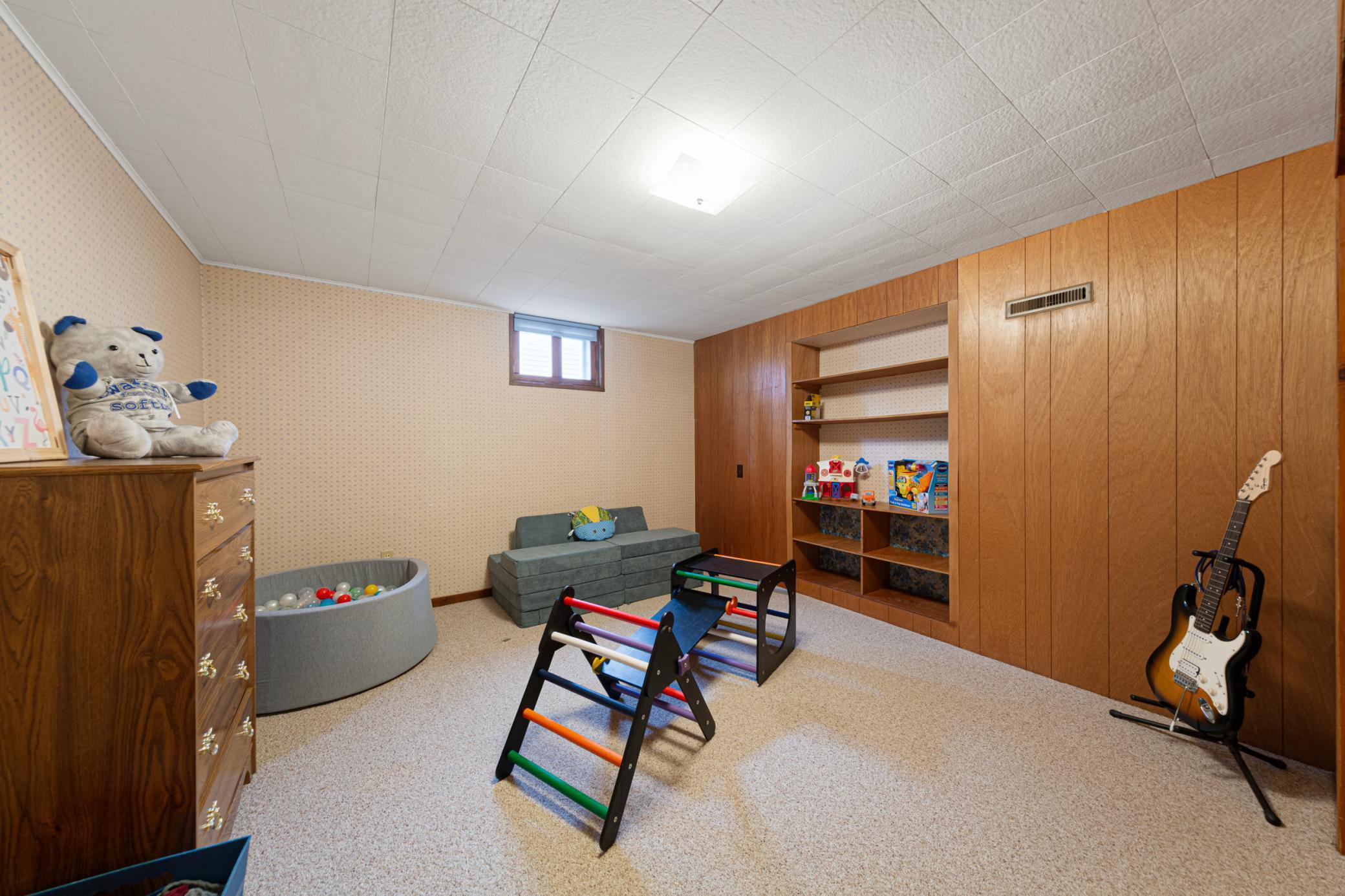 23 bedroom 4_lower.jpg