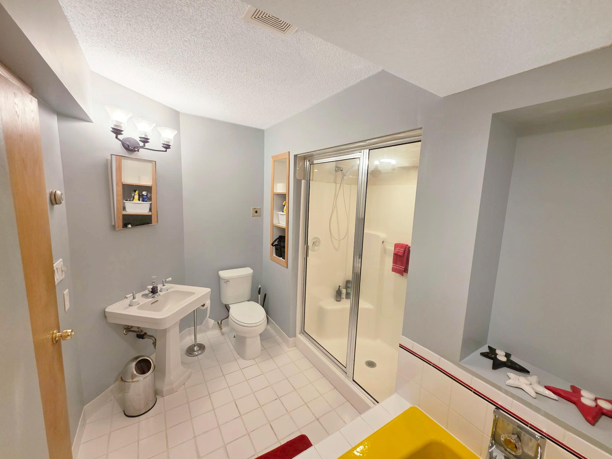 Lower Bath 2.jpg