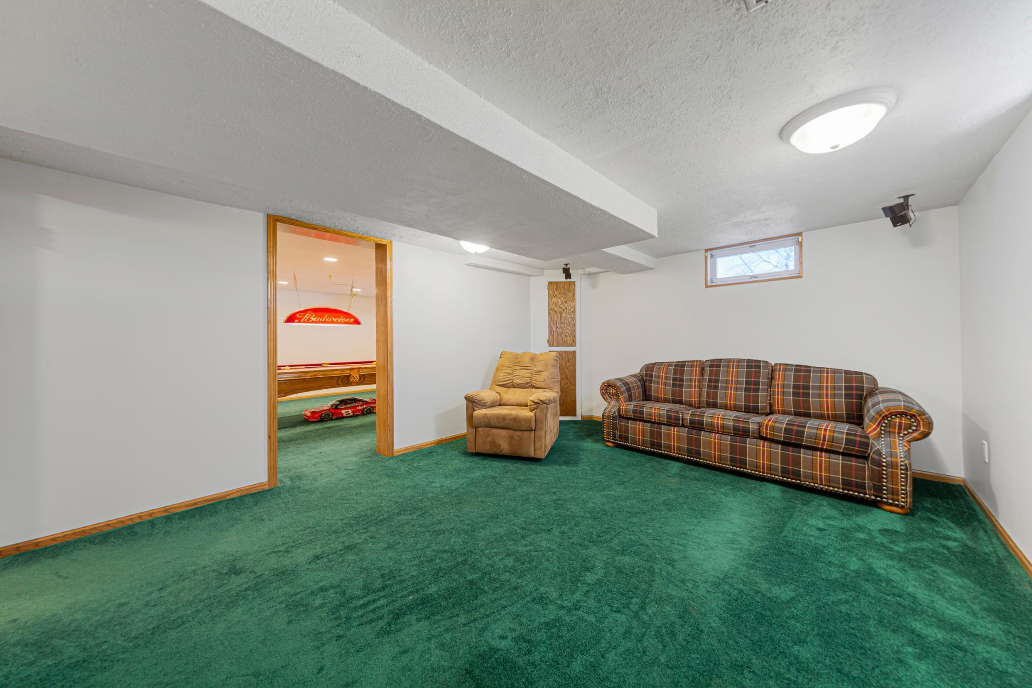 27 family room_lower.jpg